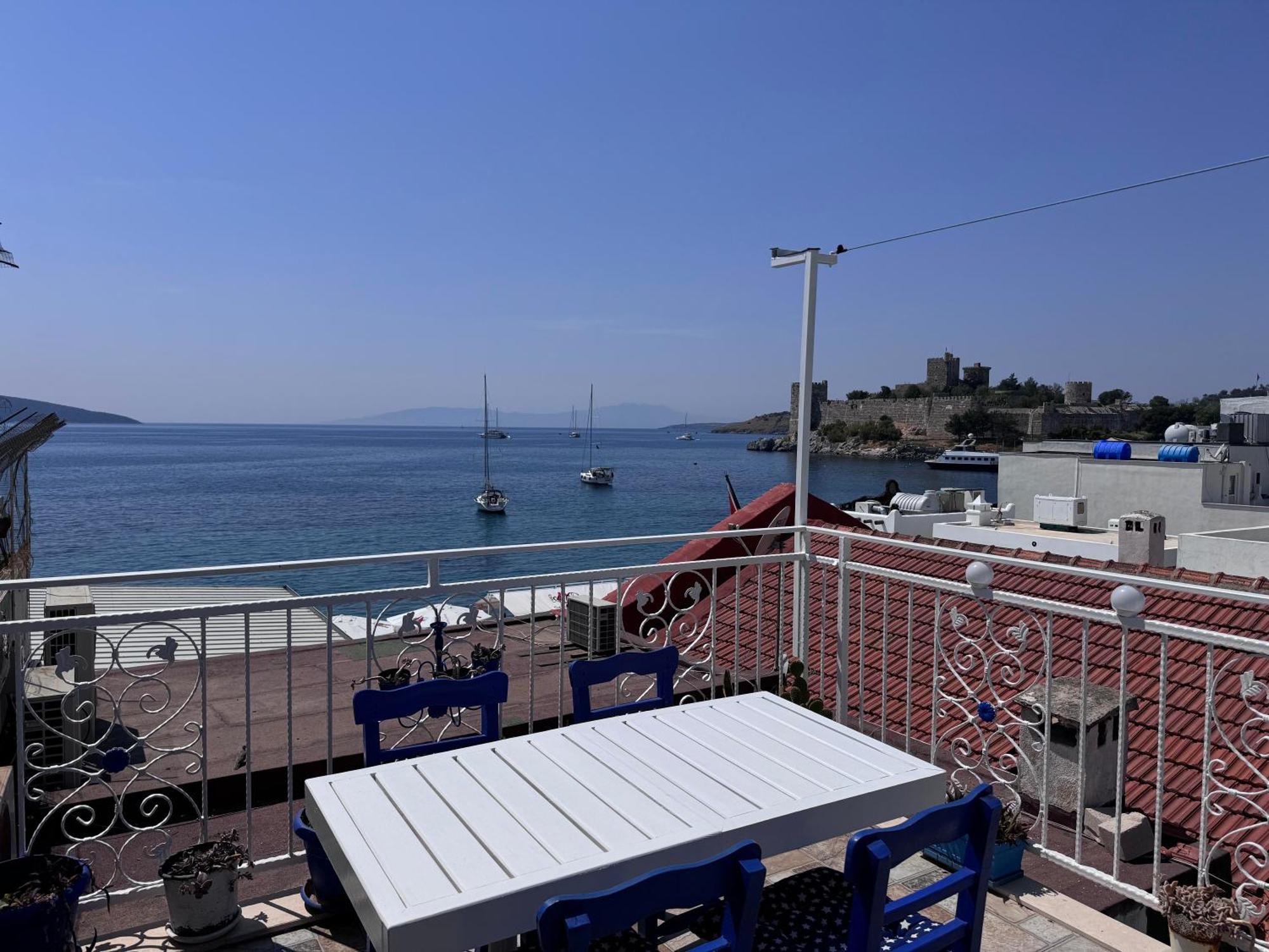 White And Blue Bodrum Bed & Breakfast Exterior photo